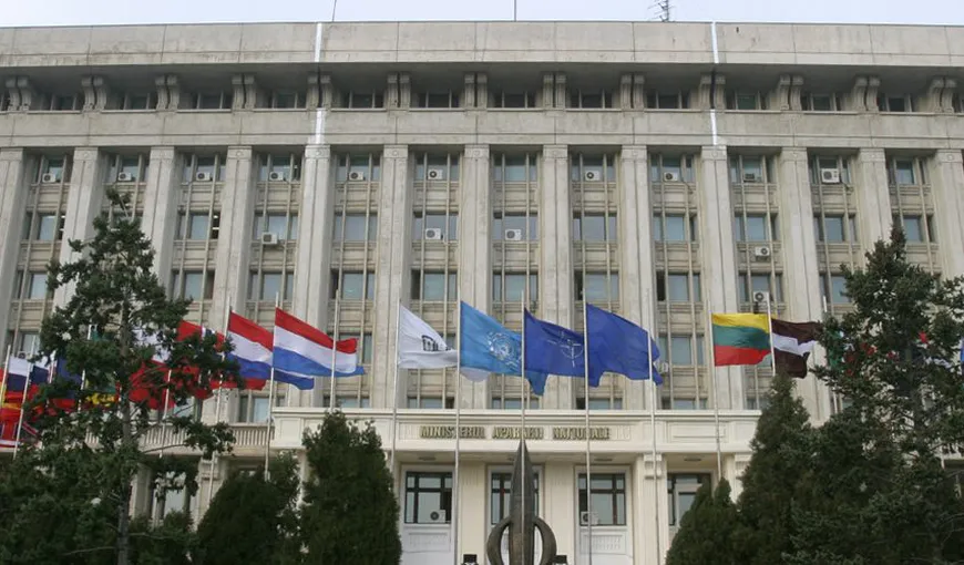 Secretarii de stat de la MApN, Nasta şi Frunzulică – schimb de funcţii, prin decizii ale premierului