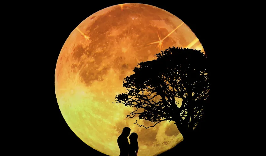 Horoscop WEEKEND DRAGOSTE 16-18 august 2019. Efectele Lunii pline în Vărsator în amor pentru zodii