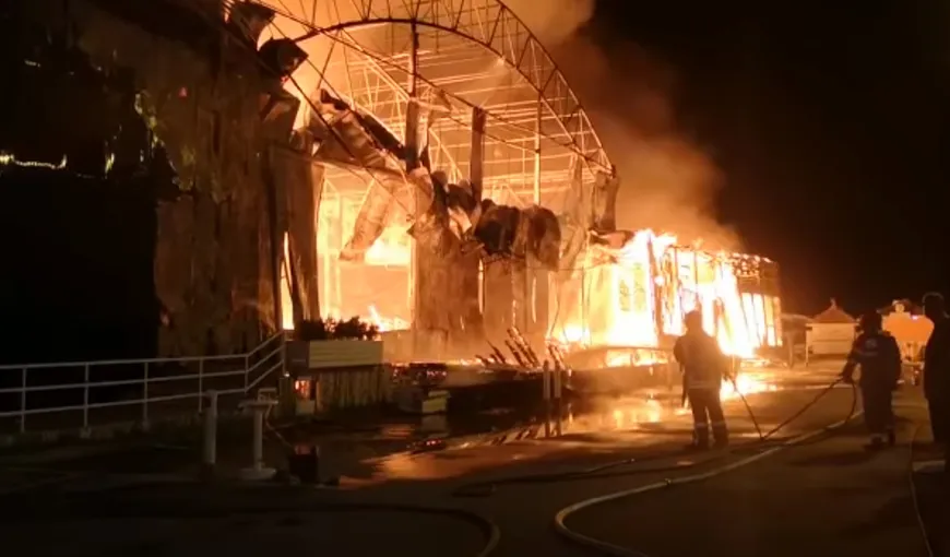 Incendiu la BAMBOO, unul dintre cluburile de fiţe din Mamaia. Focul, provocat de un aragaz VIDEO UPDATE