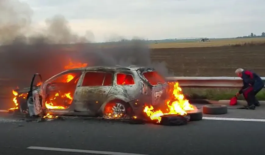 O maşină a luat foc pe Autostrada Soarelui. Traficul a fost oprit pentru intervenţia pompierilor