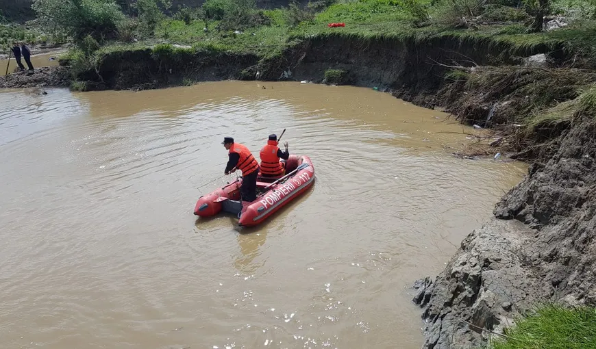 Un bărbat a fost găsit înecat pe marginea râului Putna