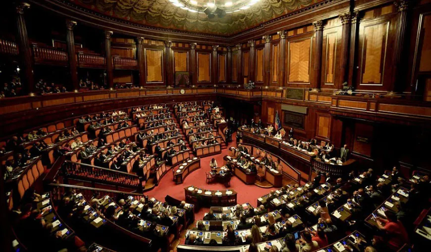 Soluţionarea crizei politice din Italia, amânată de Senat la 20 august