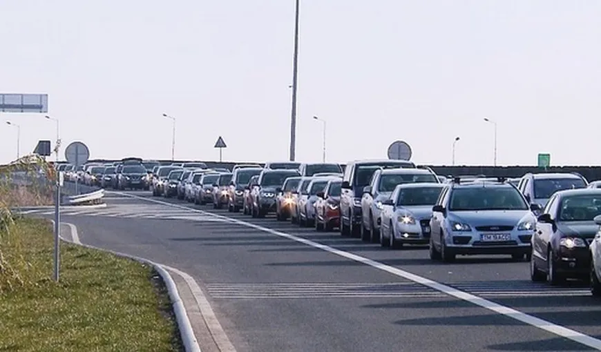Alertă! Şapte maşini s-au ciocnit pe Autostrada Soarelui, sensul spre litoral. Un autoturism a luat foc, şoferul decedând