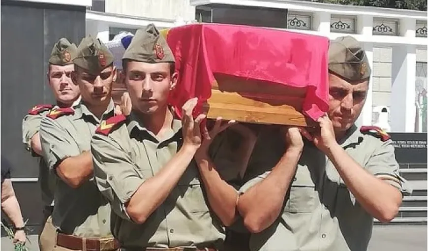 Doliu în România, a fost înmormântat cu onoruri militare