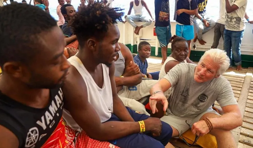 Actorul Richard Gere cere să se oprească diabolizarea migranţilor