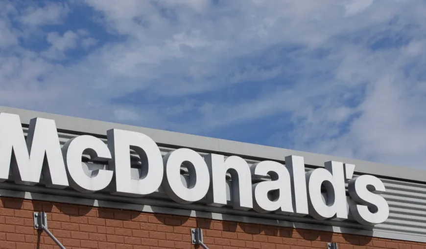 A jefuit un restaurant McDonald’s cu un pistol fals. Individul a fost expulzat