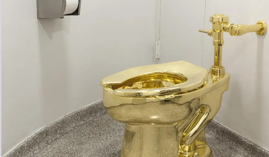 Un WC din aur în valoare de un milion de lire sterline a fost furat din Palatul Blenheim