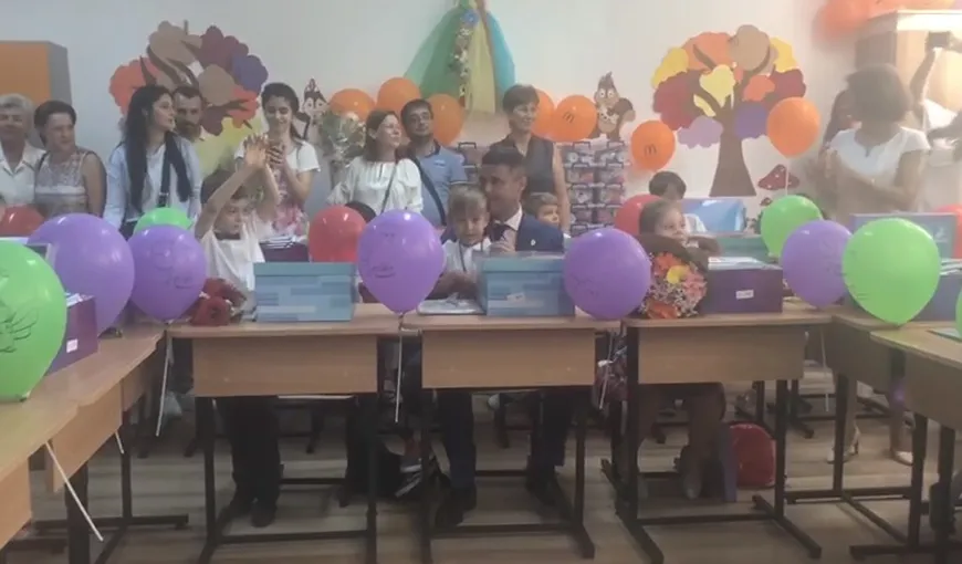 Prima zi de şcoală. Primarul Daniel Florea, în mijlocul copiilor din Sectorul 5, la început de an şcolar 2019 – 2020