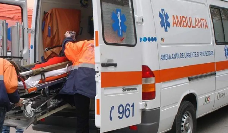 Femeie rănită grav într-un accident rutier, plimbată între spitalele din Iaşi şi Vaslui
