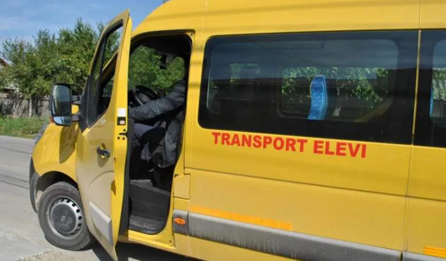 Şoferul unui microbuz şcolar, prins beat la volan în timp ce transporta elevii