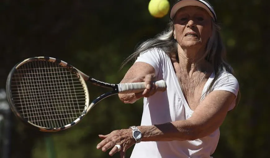 Cea mai bătrână jucătoare de tenis din lume are 85 de ani. Săptămâna aceasta s-a calificat în sferturi la Umag VIDEO