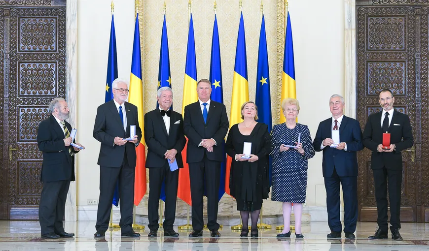 Preşedintele Klaus Iohannis a decorat mai mulţi oameni de cultură