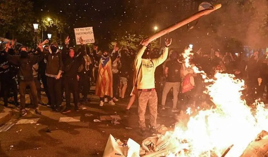 Cele mai violente proteste din ultimul deceniu în Catalonia. Serverul pentru Tsunami Democratic se află în România VIDEO