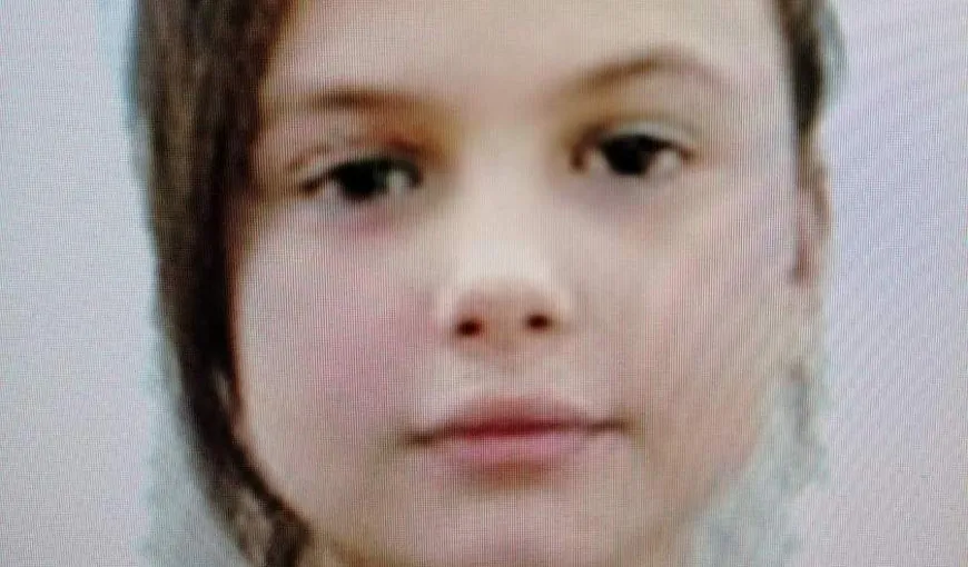 Povestea tristă a unei fetiţe care a fost dată dispărută. Copila a fost găsită în scara unui bloc. Ce le-a spus celor care au salvat-o
