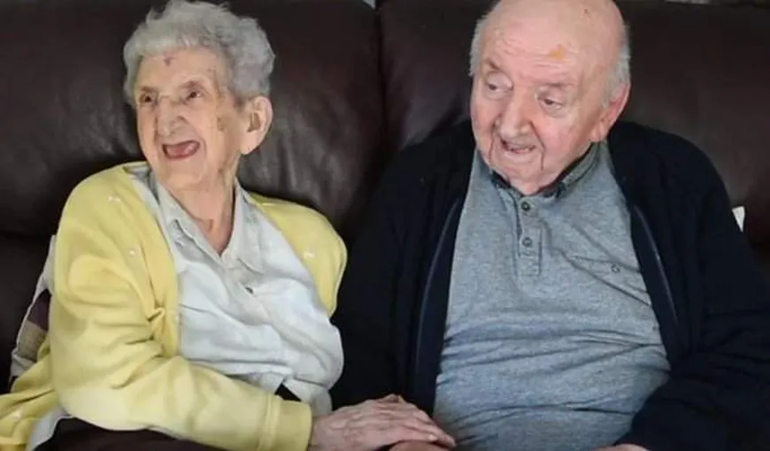 Dragoste de mamă: Are 98 de ani şi stă împreună cu fiul ei de 80 de ani. „Nu încetezi niciodată să fii mămică”