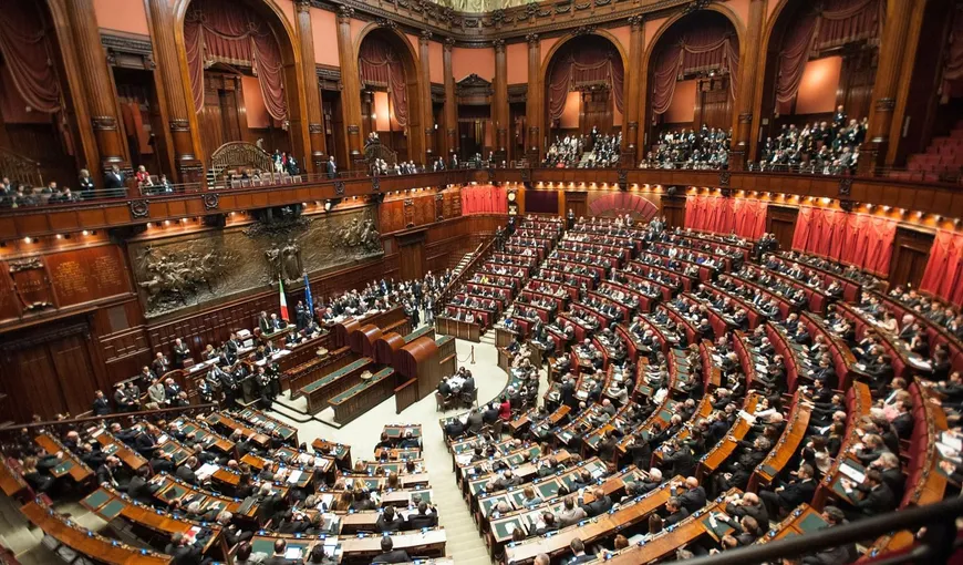 Un parlament european îşi reduce numărul membrilor cu mai mult de o treime