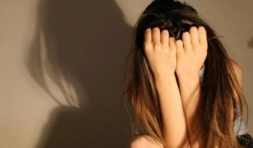 Un nou caz şocant în România. O tânără a fost violată de colegii de pahar ai soţului. Cum s-a întâmplat totul