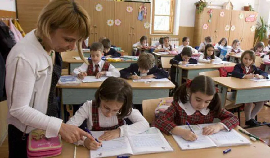Ministrul Educaţiei, despre programele Şcoală după şcoală şi Masă în şcoli: Vor fi corelate