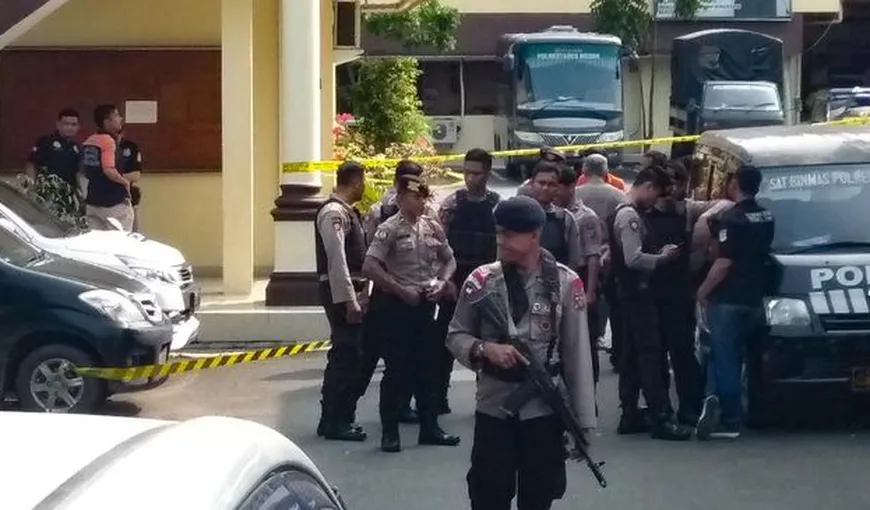 Atentat sinucigaş în faţa unei secţii de poliţie, în Indonezia. Patru ofiţeri au fost răniţi