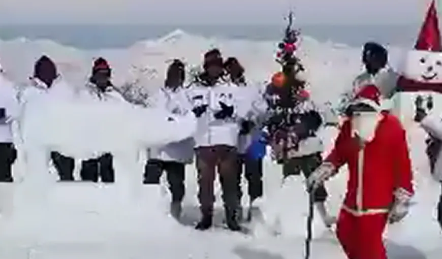 Cum s-au distrat soldaţii indieni în zăpadă, de Crăciun VIDEO