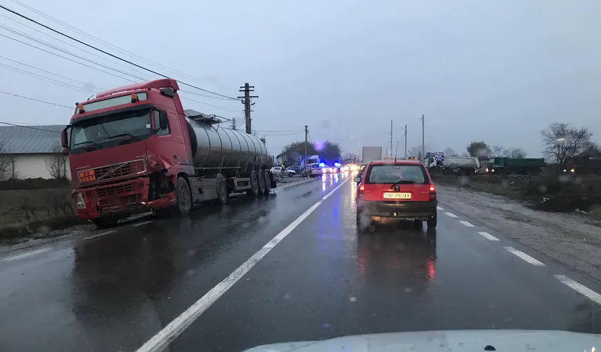 Val de accidente pe şoselele din România. Bilanţ tragic, patru persoane omorâte, între care şi o fetiţă de 9 ani