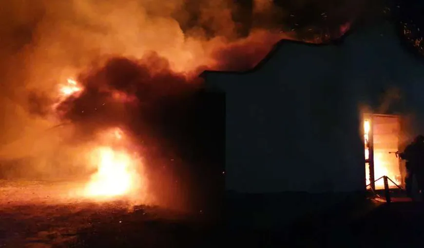 Biserica penticostală din Şard a fost distrusă de incendiu