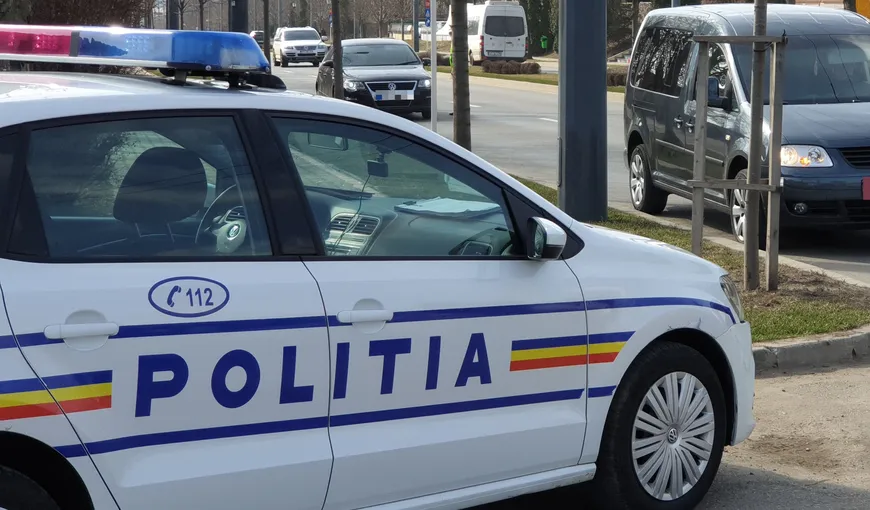 Un şofer beat şi fără permis şi-a abandonat copiii în maşină când încerca să scape de poliţişti