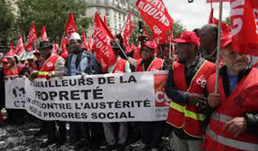 Sindicatele muncitorilor au votat pentru oprirea producţiei la o rafinărie a grupului Total