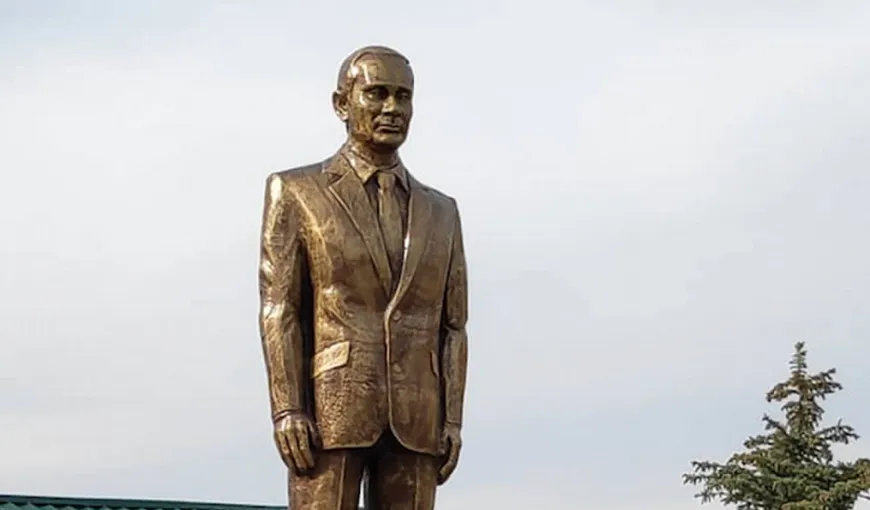 Kîrgîstanul i-a ridicat lui Putin o statuie din aur, de 2,5 metri