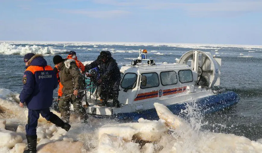 500 de ruşi au fost salvaţi de pe o bucată de gheaţă desprinsă de insula Sahalin