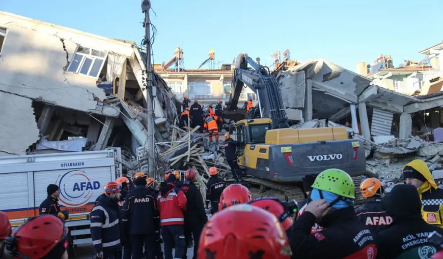 Bilanţul victimelor cutremurului din Turcia creşte la 35 de morţi. Peste 1.600 de persoane au fost rănite