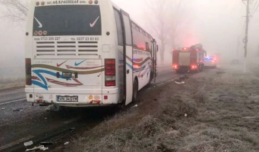 Autobuz cu 34 de persoane la bord, implicat într-un accident pe DN 25