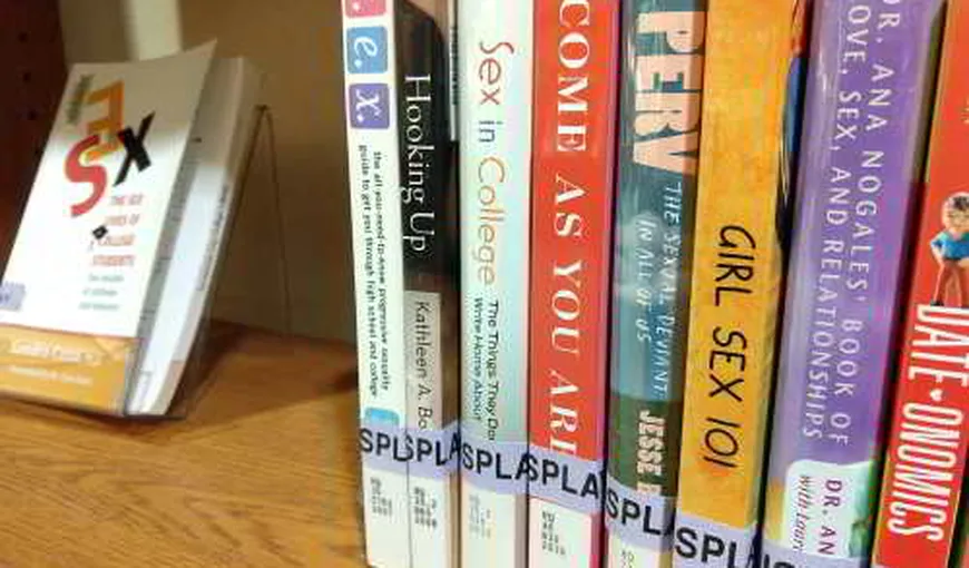 În Missouri, bibliotecarii ar putea face închisoare dacă împrumută minorilor cărţi cu conţinut sexual