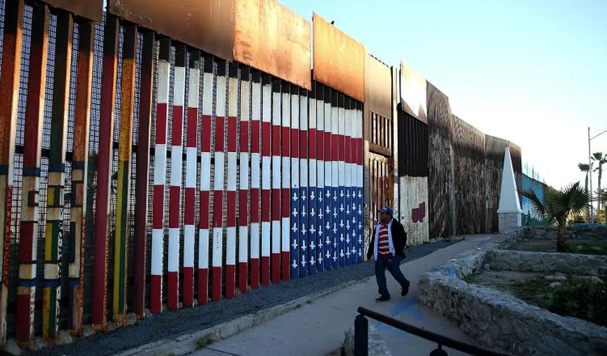 Donald Trump poate folosi miliardele Pentagonului pentru zidul de la frontiera Mexicului