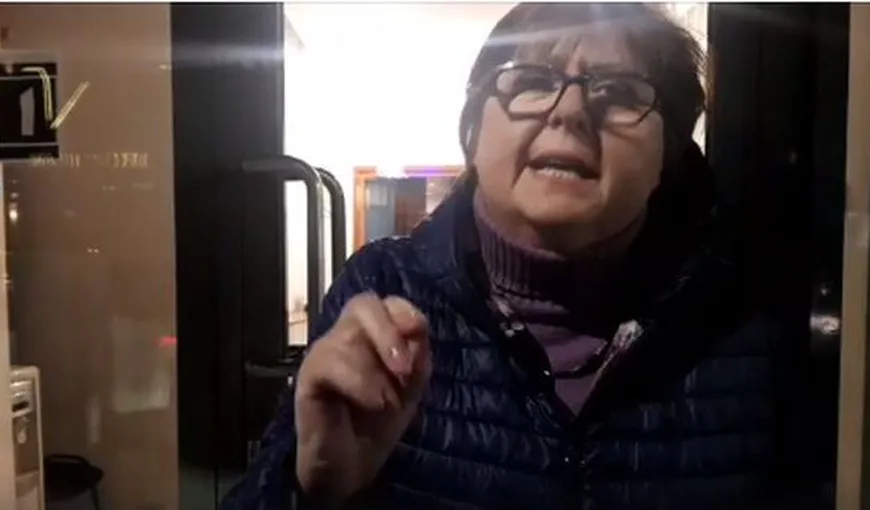 Alina Mungiu Pippidi, hărţuită în stradă de protestatarul Marian Ceauşescu (VIDEO)