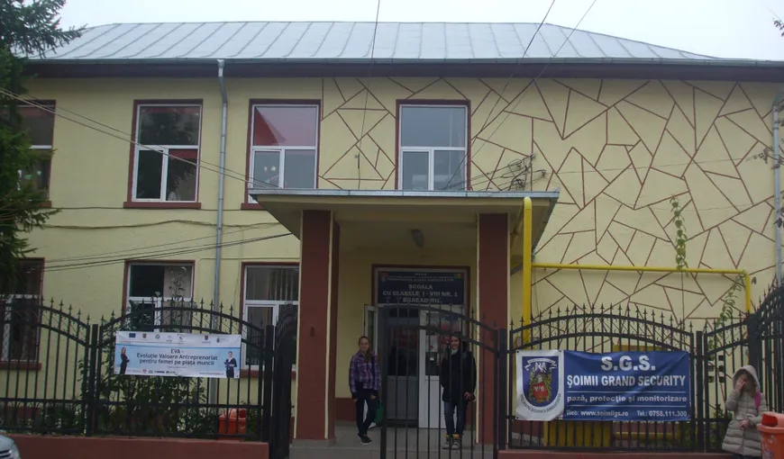 Alertă într-o şcoală din Bragadiru! Peste 20 de elevi şi o învăţătoare au ajuns la spital
