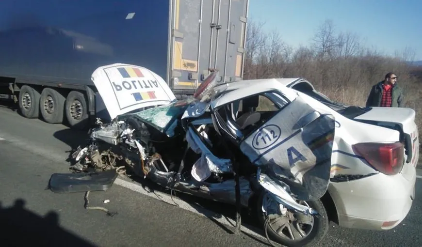 Accident rutier cu o maşină a Poliţiei, în Caraş-Severin. Un poliţist a fost rănit
