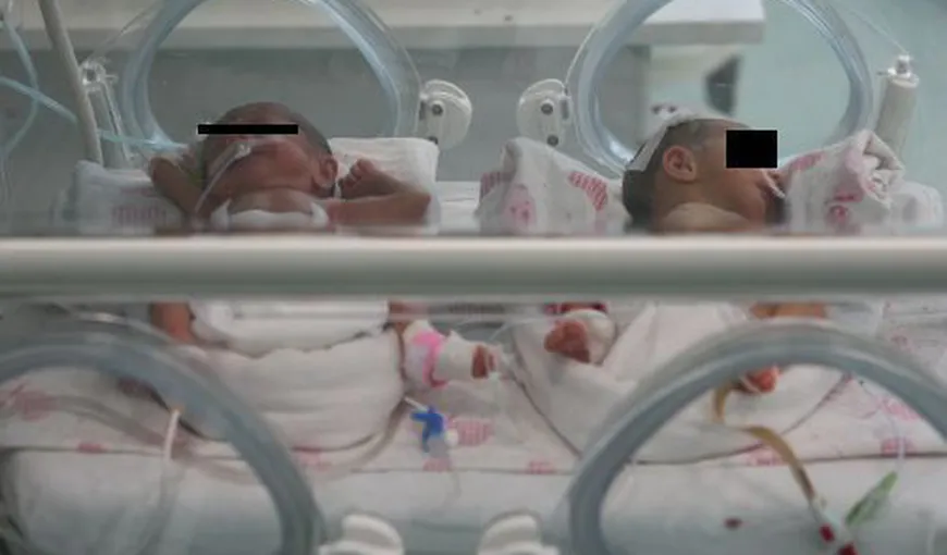 Tragedie în Braşov! Doi bebeluşi gemeni s-au stins din viaţă în condiţii suspecte după ce au fost externaţi din spital