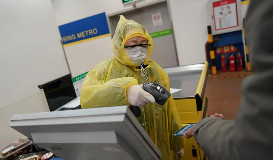 Alertă, o nouă suspiciune de îmbolnăvire cu coronavirus în România. Gazda l-a alungat pe bărbat din casă, vecinii au pornit o revoltă