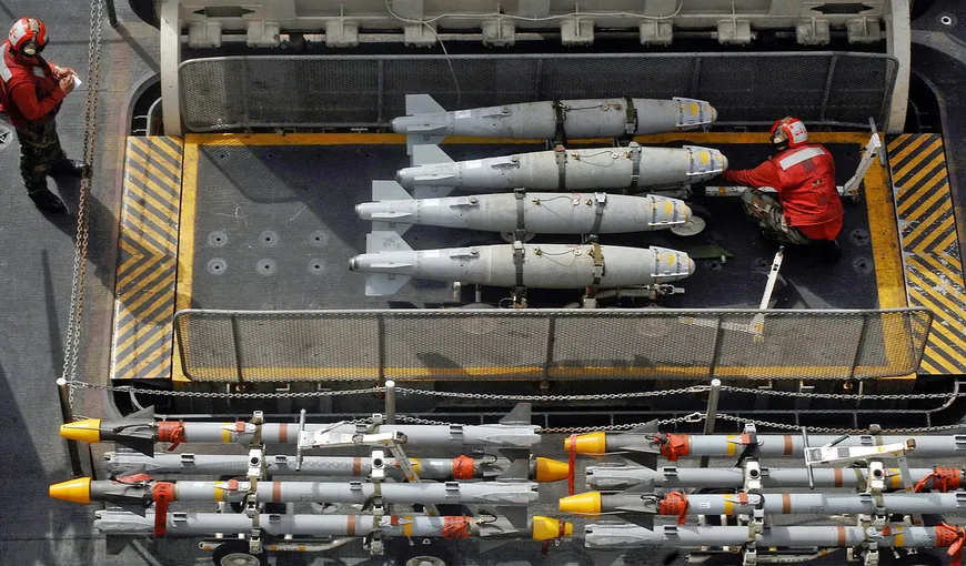 Americanii vor să construiască o armă hibrid. Racheta cu mitralieră ar putea ataca atât aerian cât şi la sol