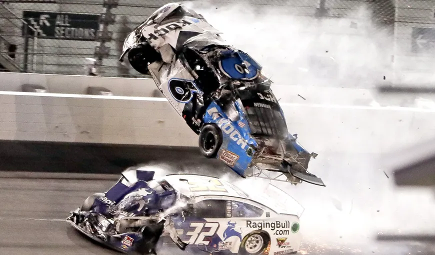 Accident spectaculos în cursa de la Daytona. Pilotul a ajuns la spital în stare gravă VIDEO