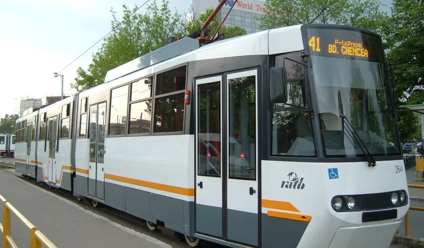 Accident în Bucureşti.  Linia de tramvai 41, blocată