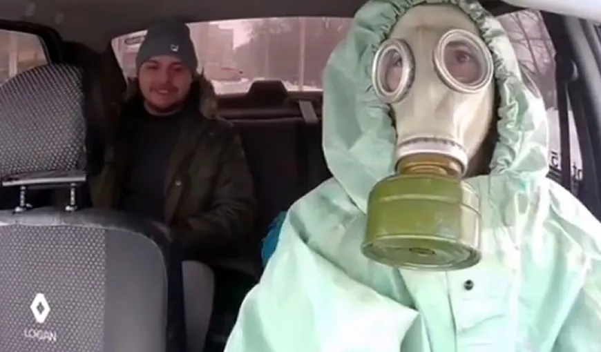 Idee fabuloasă! Cum se fereşte un taximetrist rus de coronavirus VIDEO