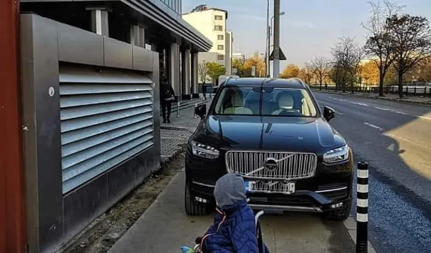 Bărbat în scaun cu rotile, umilit în Bucureşti din cauza unui şofer care a blocat tot trotuarul