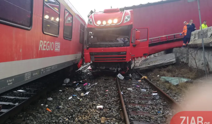 Accident feroviar în Cluj. Un TIR intrat într-un tren