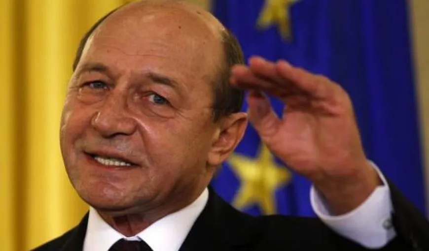Traian Băsescu, avertisment în plină epidemie de coronavirus în România: „Nu umblaţi în grupuri mai mari de două persoane pe stradă”