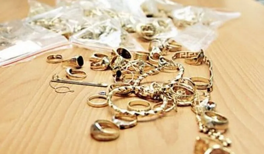 Doi români, condamnaţi la ŞASE ani de închisoare pentru furt de bijuterii în valoare de 300 de milioane de lire sterline