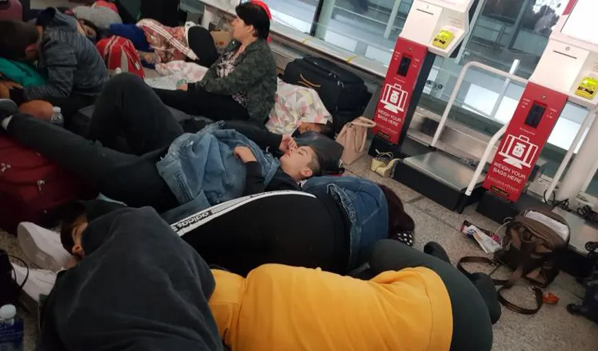 Peste 60 de elevi români au fost blocaţi pe aeroportul din Budapesta. MAE a venit cu soluţia