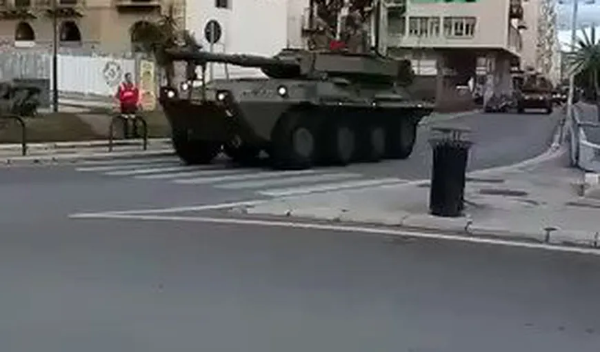 Italienii luptă cu tancurile împotriva coronavirusului. Imagini de război pe străzile oraşelor din Peninsulă VIDEO
