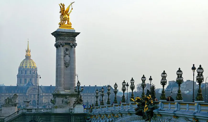 Covid-19. Plimbările pe Sena, interzise la Paris. Franţa a închis majoritatea obiectivelor turistice